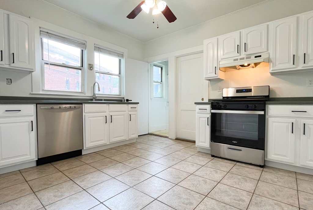 3 bed, 1 bath apartment for rent at 44 Bellevue St Unit 1, West Roxbury — photo 16 of 26