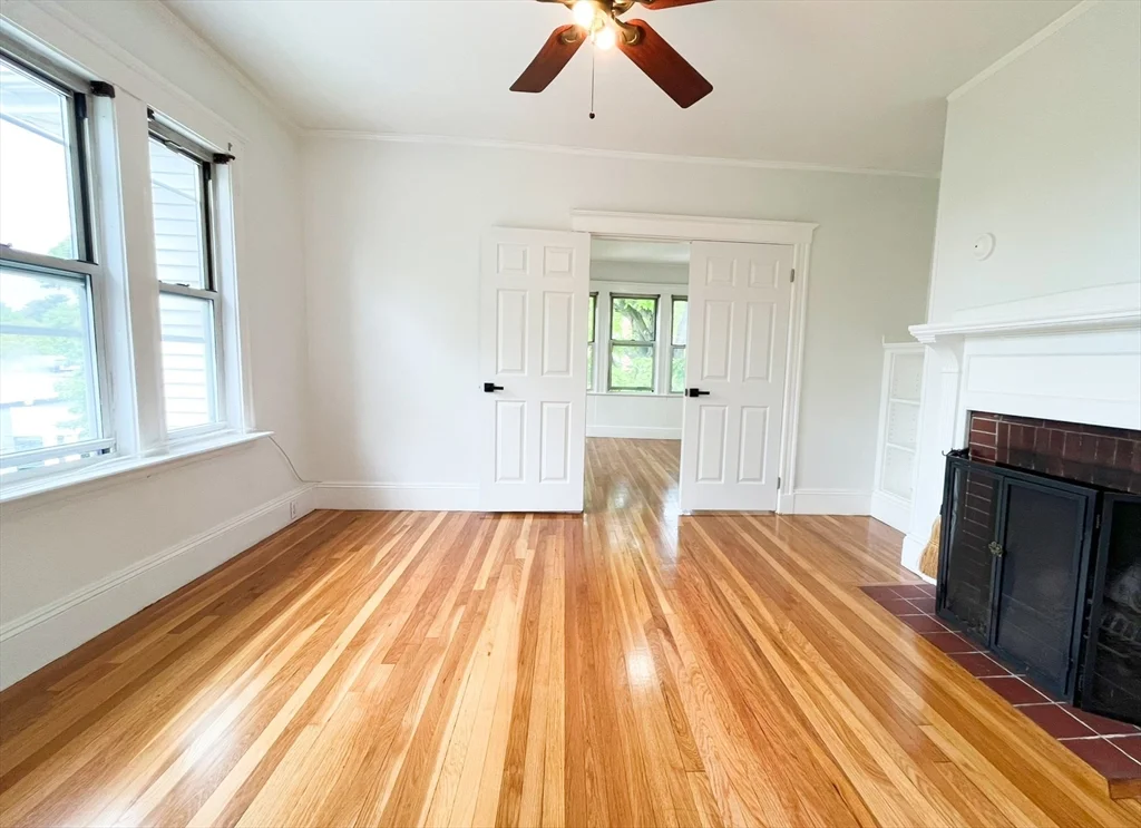 3 bed, 1 bath apartment for rent at 44 Bellevue St Unit 2, West Roxbury — photo 4 of 28