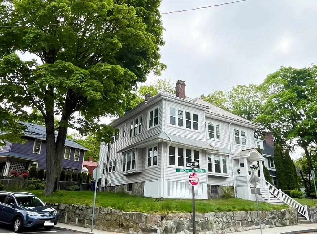 3 bed, 1 bath apartment for rent at 44 Bellevue St Unit 2, West Roxbury
