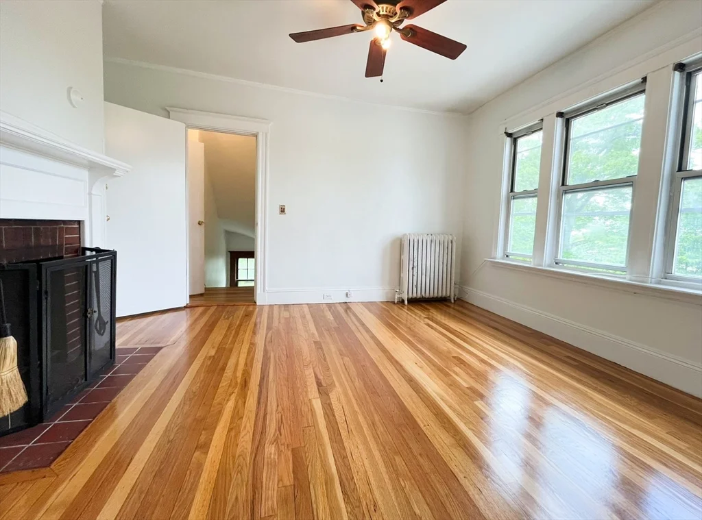 3 bed, 1 bath apartment for rent at 44 Bellevue St Unit 2, West Roxbury — photo 6 of 28