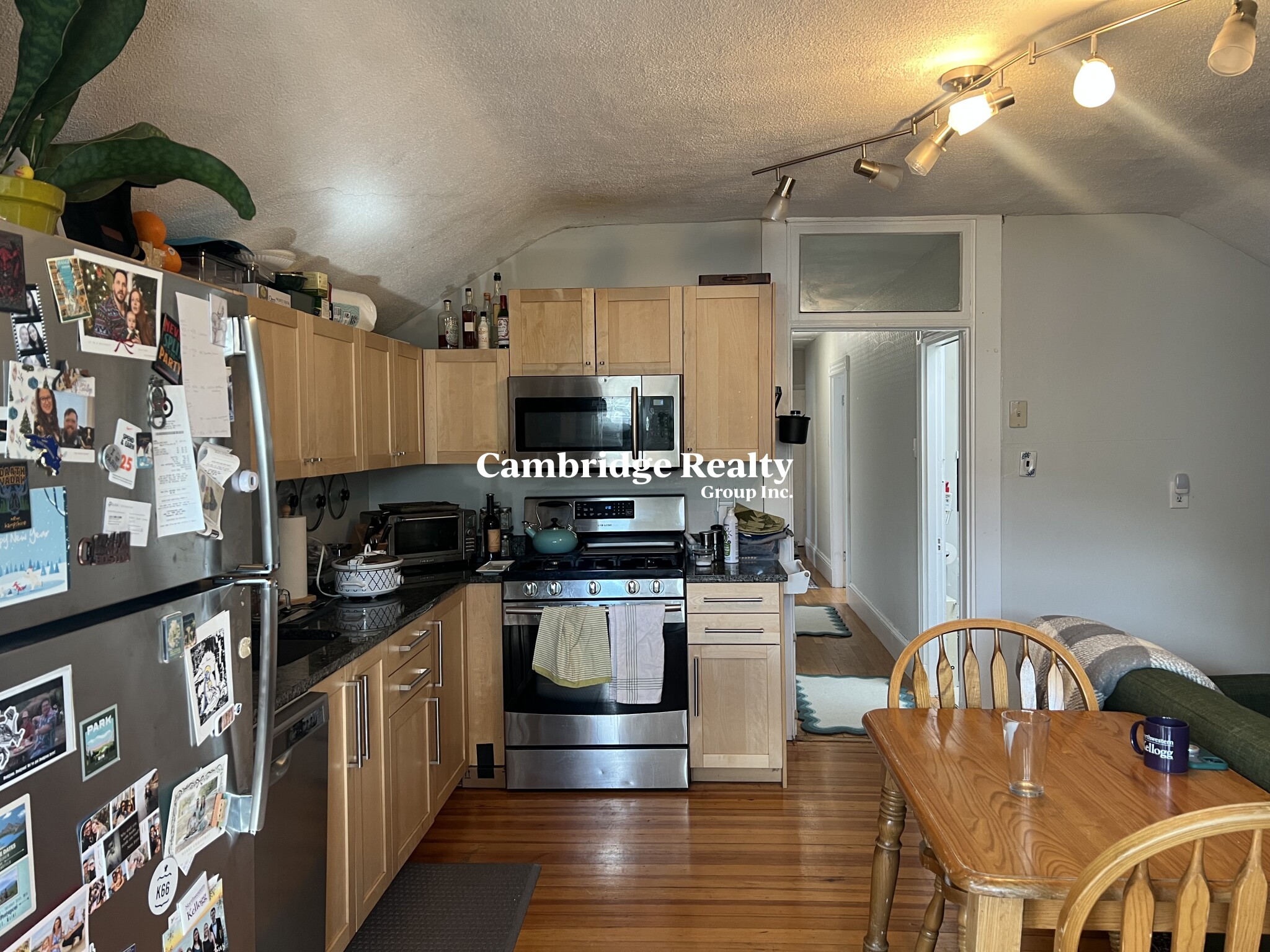 3 bed, 1 bath apartment for rent at 44 Berkeley St Unit 3, Spring Hill — photo 1 of 13