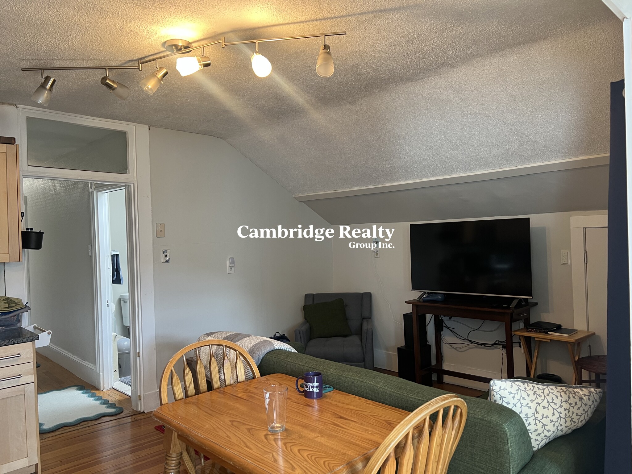 3 bed, 1 bath apartment for rent at 44 Berkeley St Unit 3, Spring Hill — photo 3 of 13