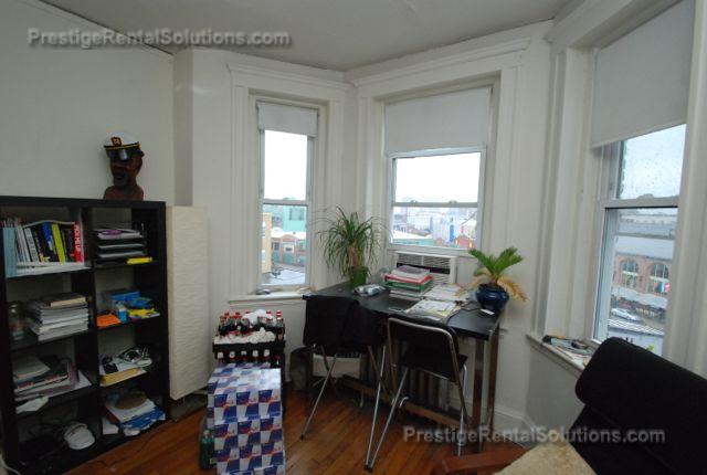 Studio bed, 1 bath apartment for rent at 44 Boylston St Unit 44, Jamaica Plain — photo 5 of 10