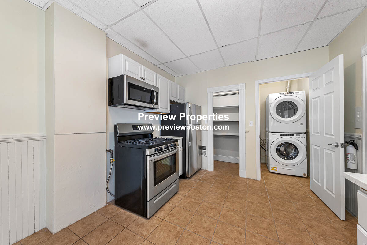 3 bed, 1 bath apartment for rent at 44 Brackett St Unit 2P, Brighton — photo 9 of 18