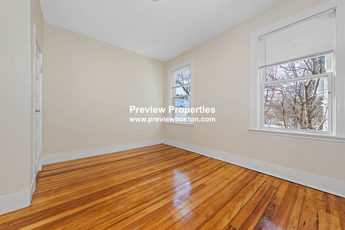 3 bed, 1 bath apartment for rent at 44 Brackett St Unit 2P, Brighton — photo 3 of 18