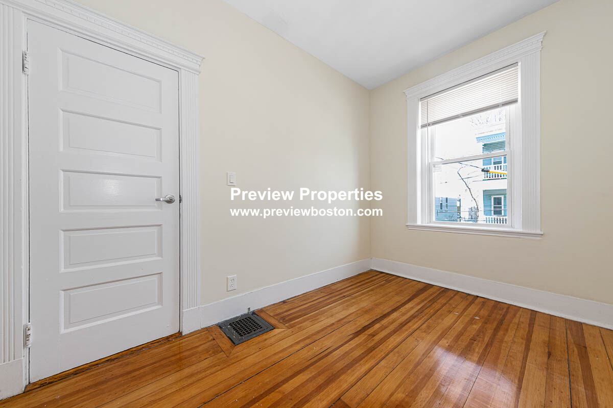 3 bed, 1 bath apartment for rent at 44 Brackett St Unit 2P, Brighton — photo 13 of 18