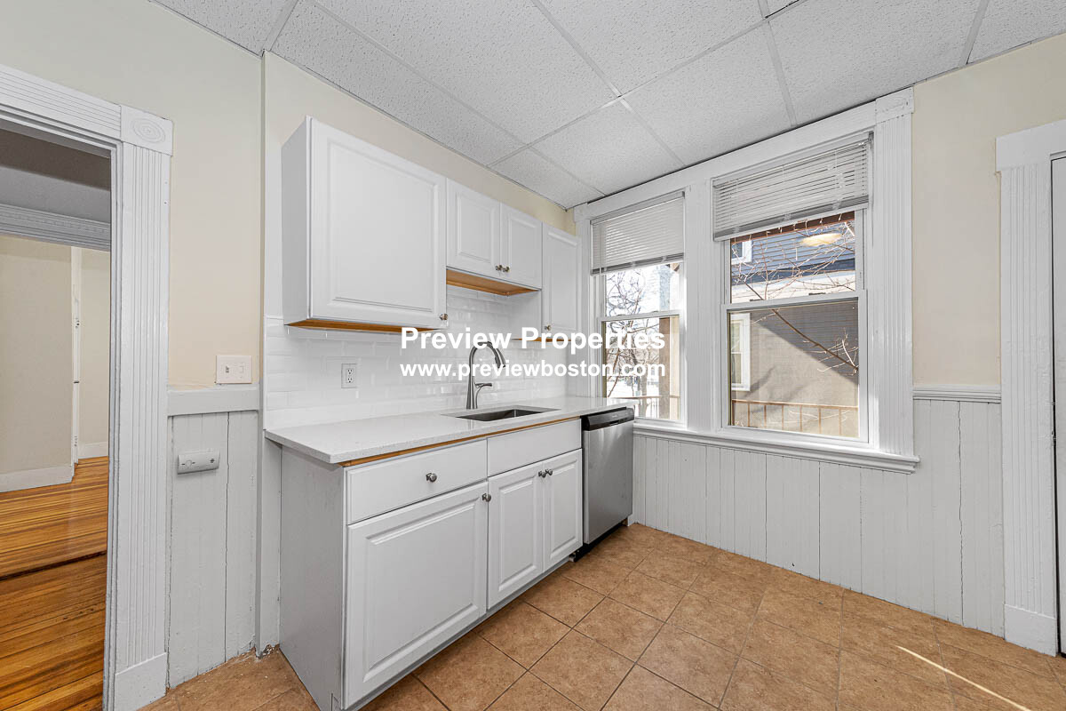 3 bed, 1 bath apartment for rent at 44 Brackett St Unit 2P, Brighton — photo 8 of 18