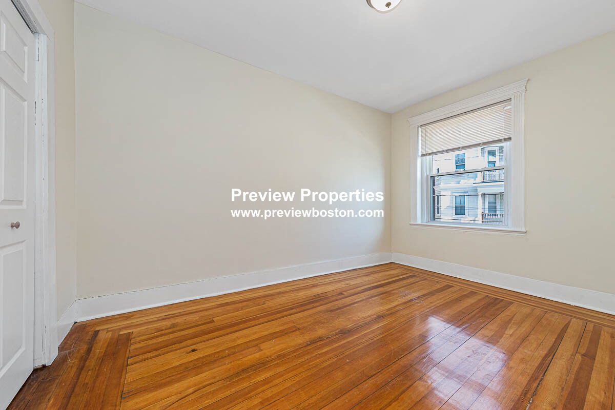 3 bed, 1 bath apartment for rent at 44 Brackett St Unit 2P, Brighton — photo 17 of 18