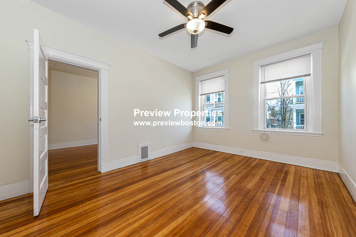 3 bed, 1 bath apartment for rent at 44 Brackett St Unit 2P, Brighton — photo 14 of 18