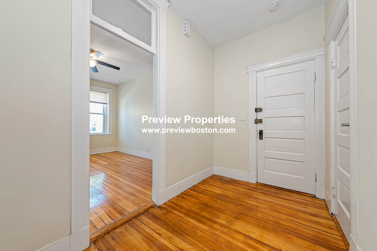 3 bed, 1 bath apartment for rent at 44 Brackett St Unit 2P, Brighton — photo 2 of 18