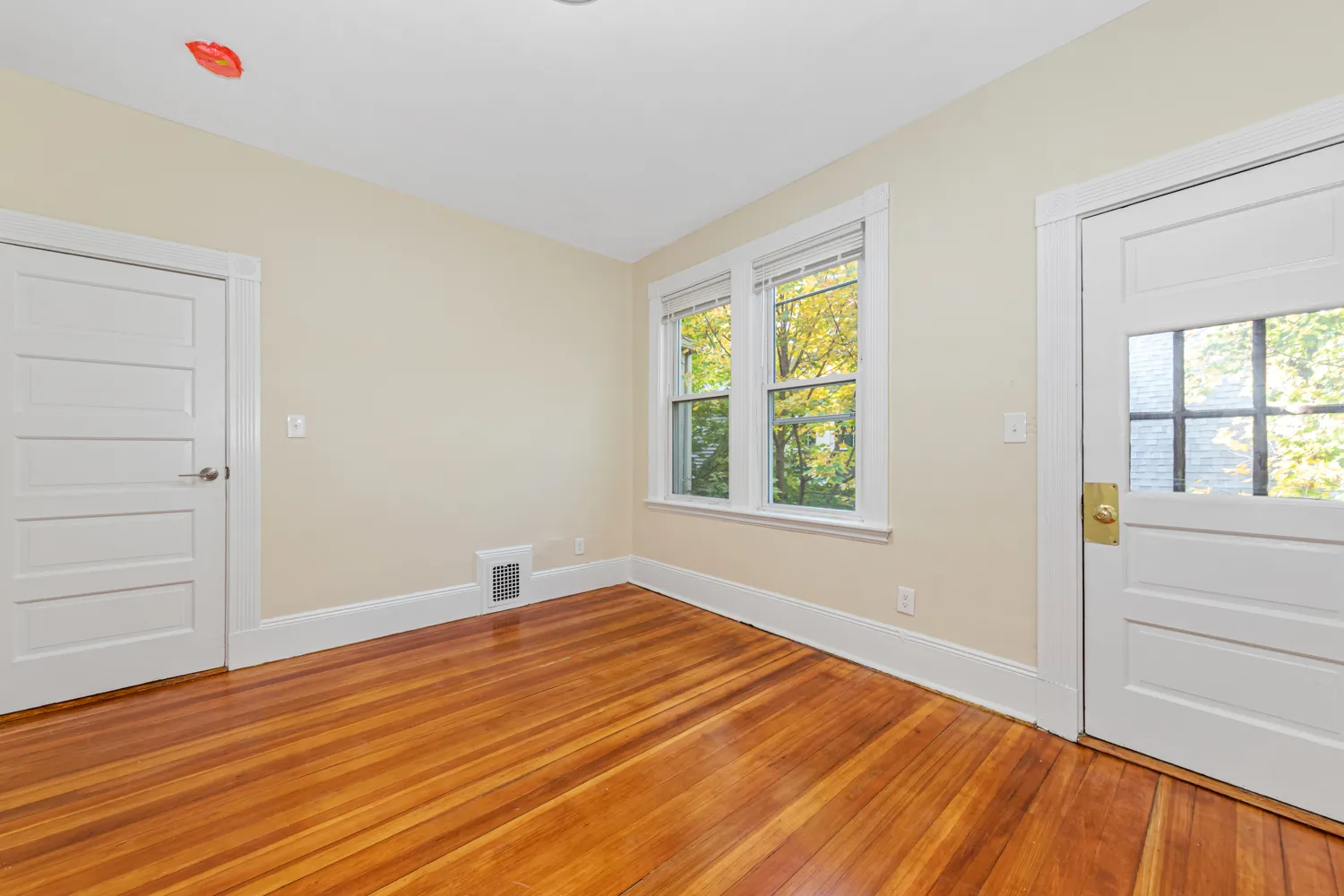 3 bed, 1 bath apartment for rent at 44 Brackett St Unit 3, Brighton — photo 6 of 27