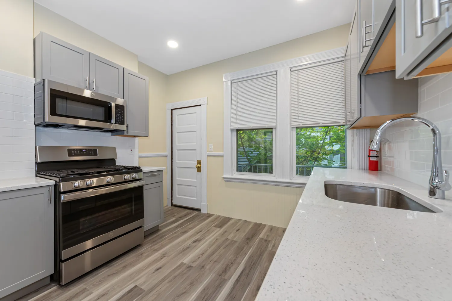 3 bed, 1 bath apartment for rent at 44 Brackett St Unit 3, Brighton — photo 13 of 27