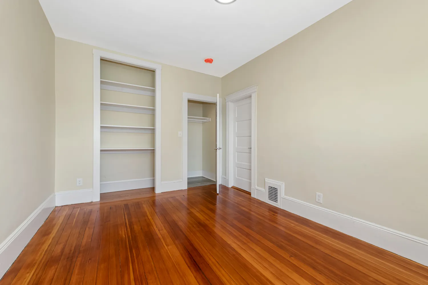 3 bed, 1 bath apartment for rent at 44 Brackett St Unit 3, Brighton — photo 4 of 27