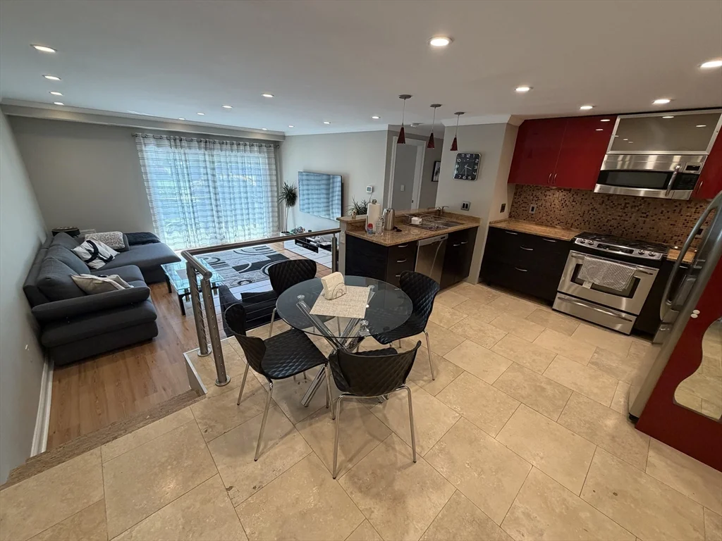 2 bed, 1 bath apartment for rent at 44 Broadlawn Unit 1, Chestnut Hill — photo 1 of 8