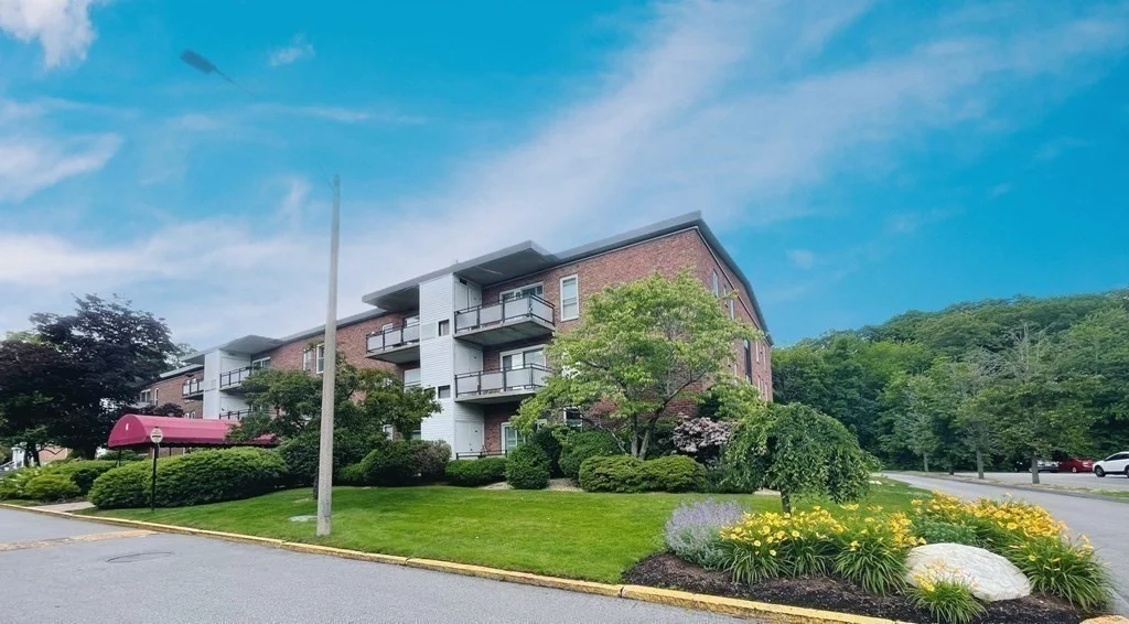 1 bed, 1 bath apartment for rent at 44 Broadlawn Unit 18B, Chestnut Hill