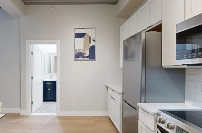 Studio bed, 1 bath apartment for rent at 44 Bromfield St Unit 44 Bromfield St Unit 202, Boston, MA 02108, Boston Downtown — photo 4 of 8