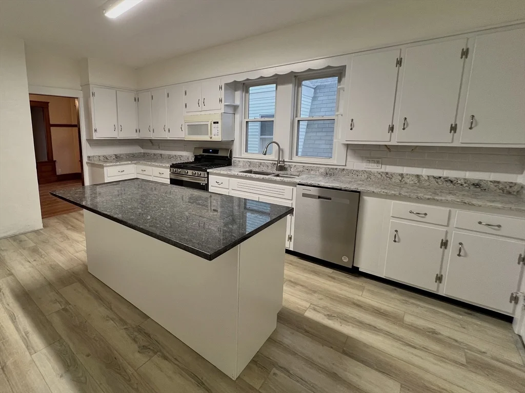 3 bed, 1 bath apartment for rent at 44 Capitol St Unit 1, Watertown — photo 3 of 25