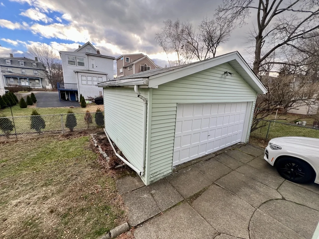 3 bed, 1 bath apartment for rent at 44 Capitol St Unit 1, Watertown — photo 24 of 25