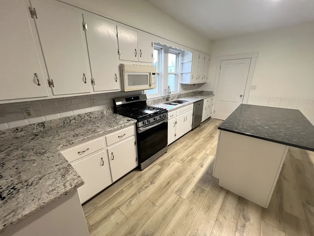 3 bed, 1 bath apartment for rent at 44 Capitol St Unit 1, Watertown — photo 1 of 25