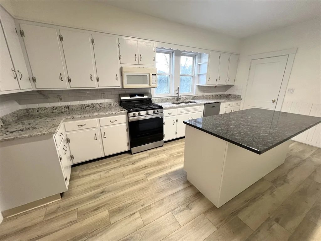 3 bed, 1 bath apartment for rent at 44 Capitol St Unit 1, Watertown — photo 2 of 25