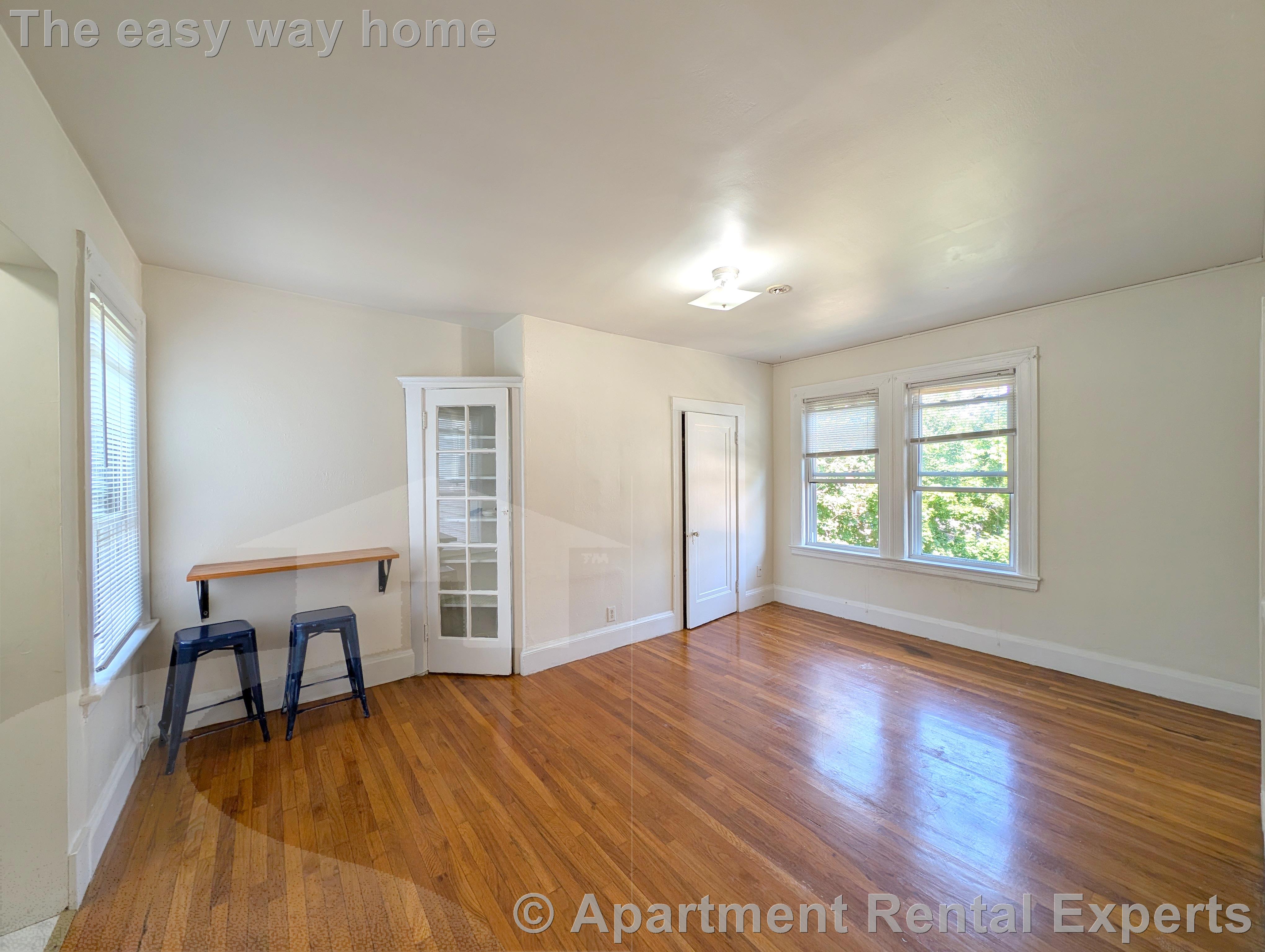 Studio bed, 1 bath apartment for rent at 44 Central St Unit 4, Spring Hill — photo 1 of 7