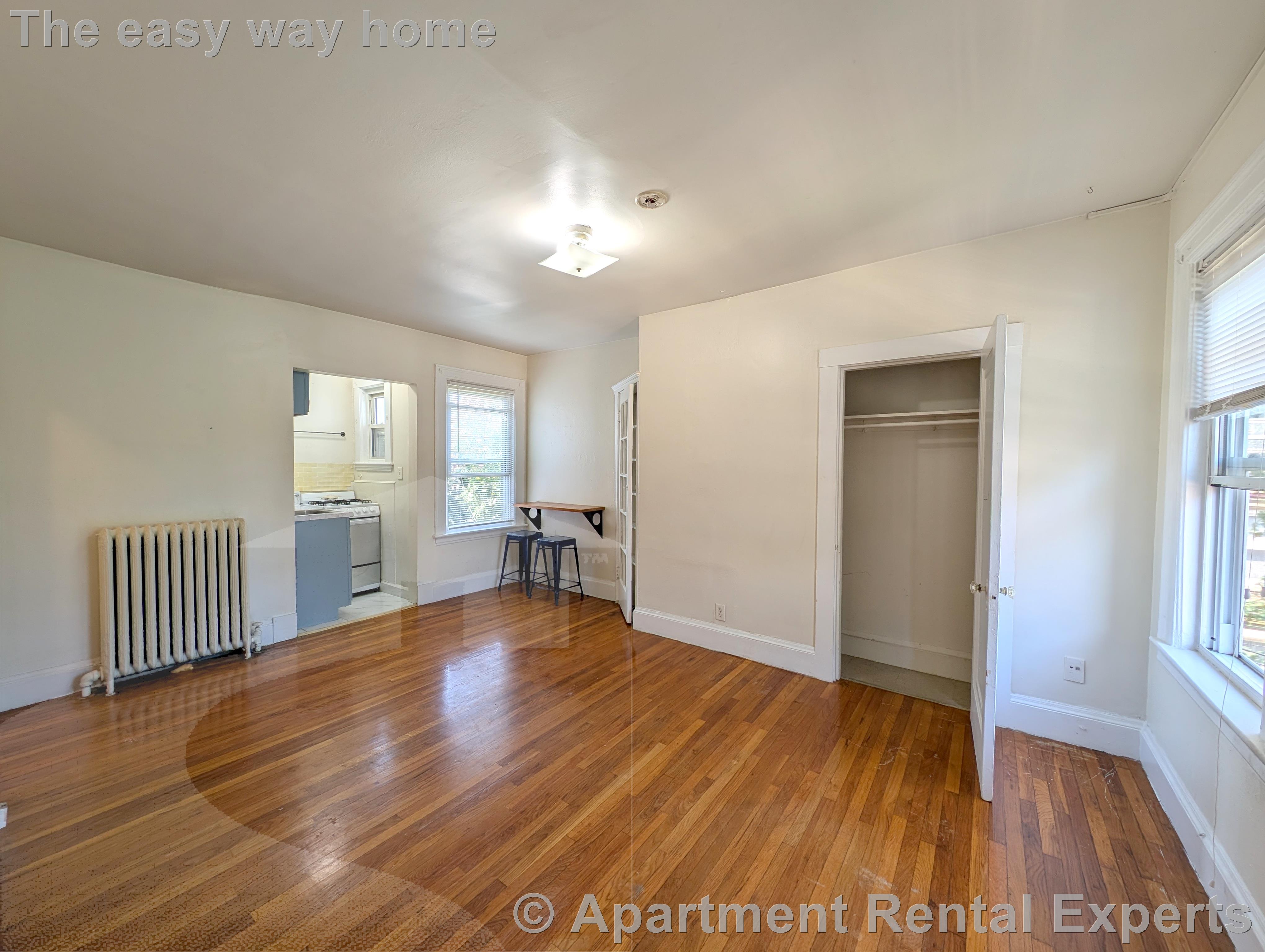 Studio bed, 1 bath apartment for rent at 44 Central St Unit 4, Spring Hill — photo 5 of 7