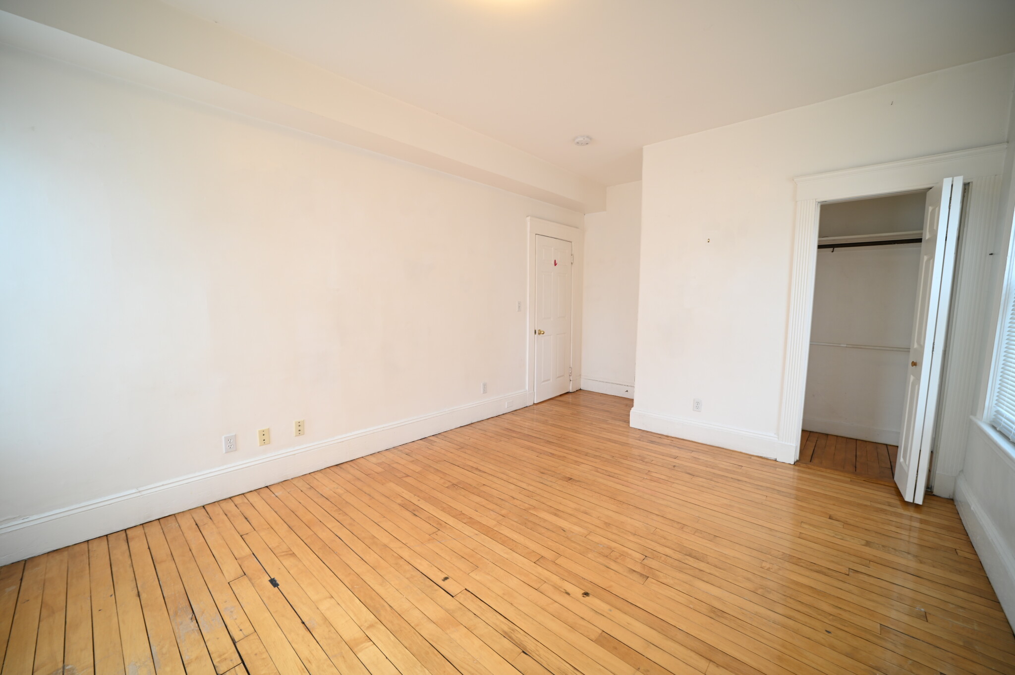 4 bed, 2.5 bath apartment for rent at 44 Champney St Unit 2, Brighton — photo 15 of 18