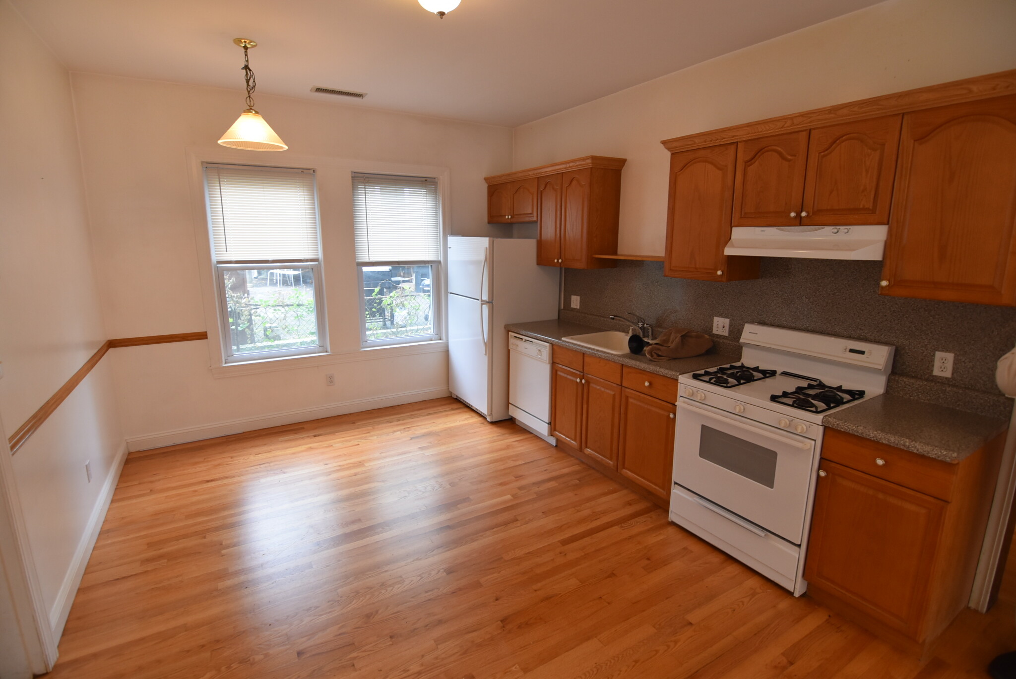 4 bed, 2.5 bath apartment for rent at 44 Champney St Unit 2, Brighton — photo 17 of 18