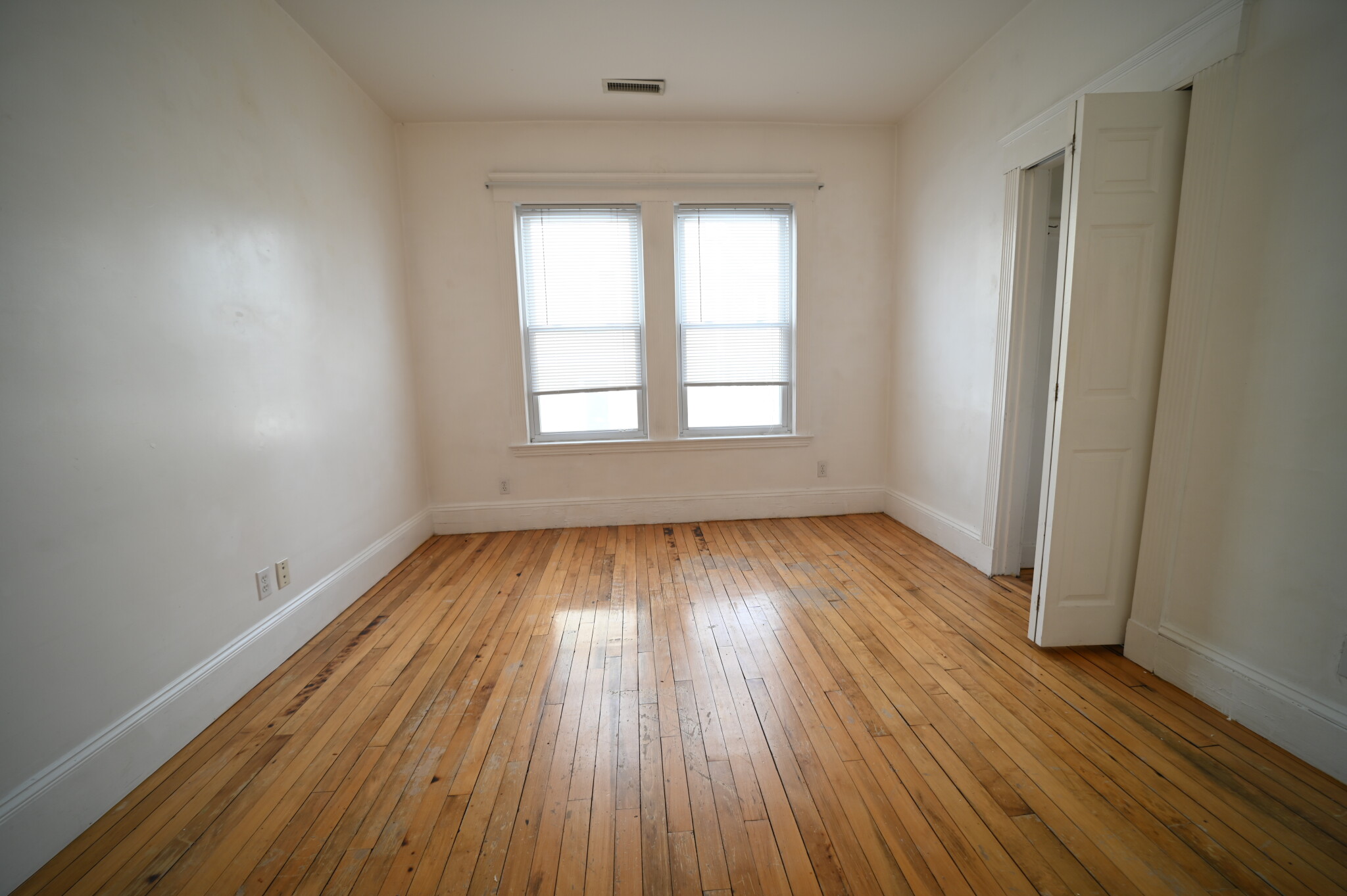 4 bed, 2.5 bath apartment for rent at 44 Champney St Unit 2, Brighton — photo 3 of 18