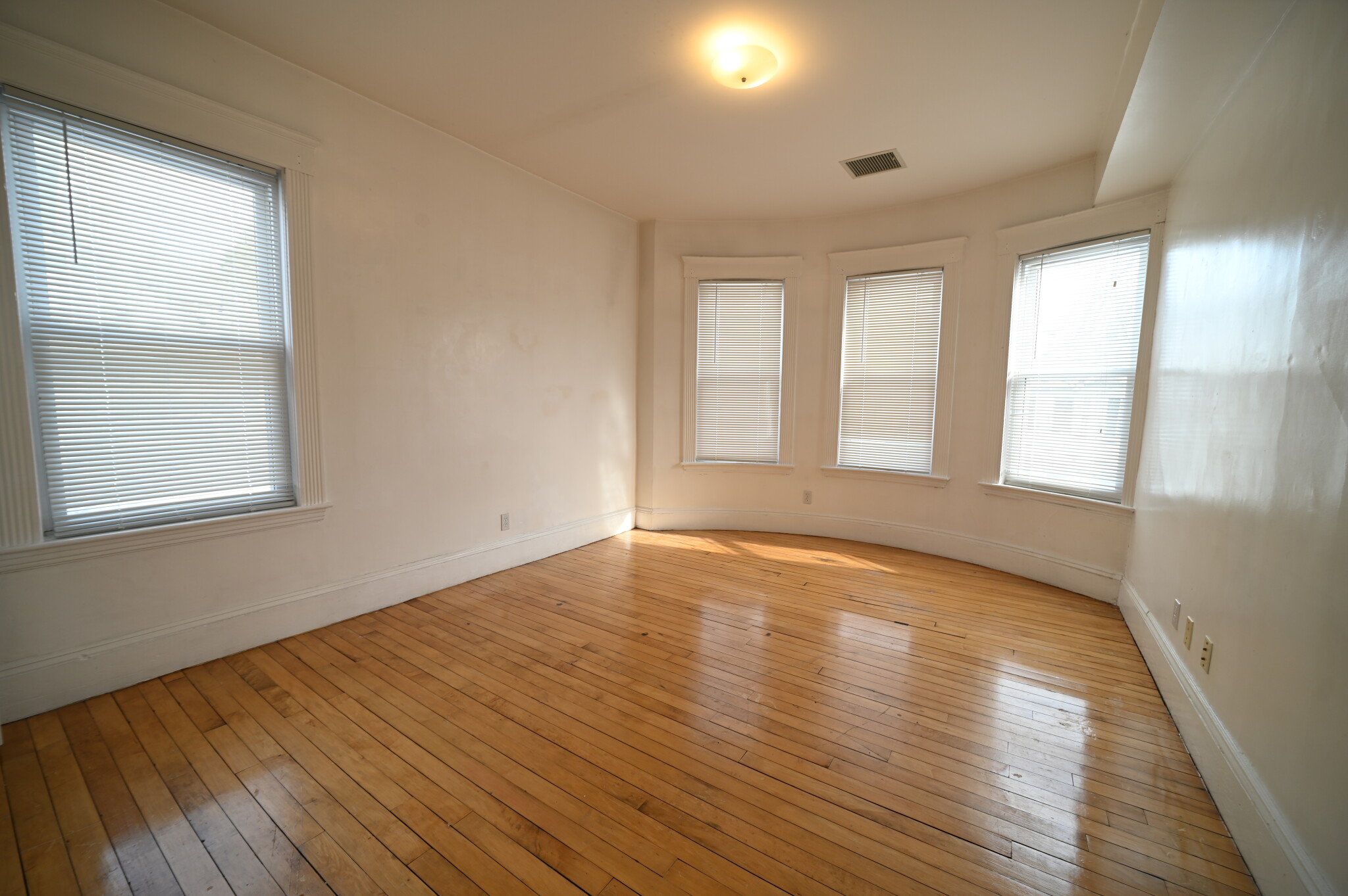 4 bed, 2.5 bath apartment for rent at 44 Champney St Unit 2, Brighton — photo 13 of 18