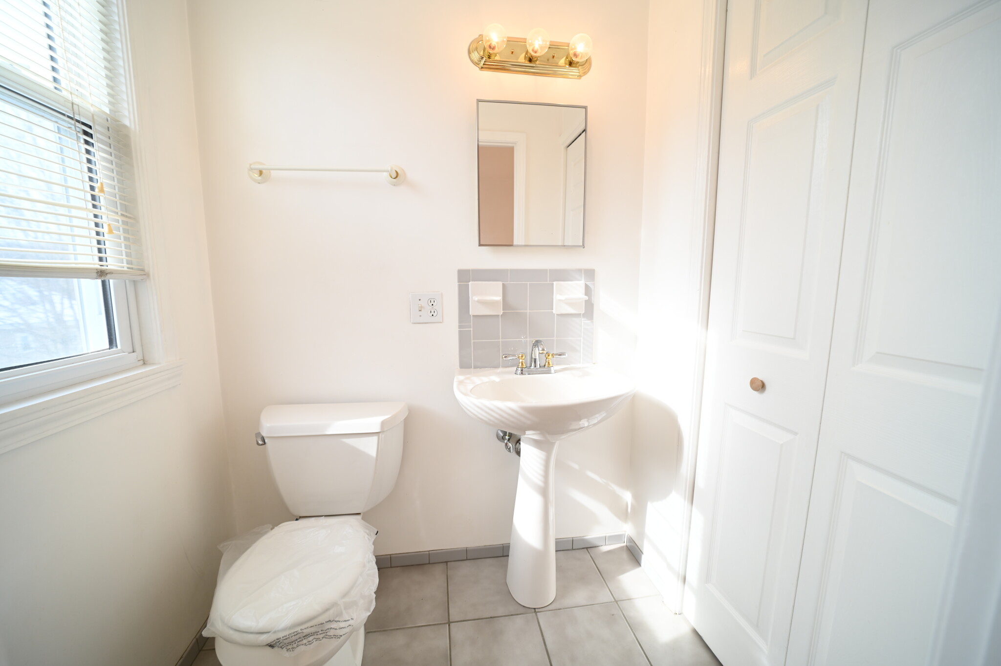 4 bed, 2.5 bath apartment for rent at 44 Champney St Unit 2, Brighton — photo 10 of 18