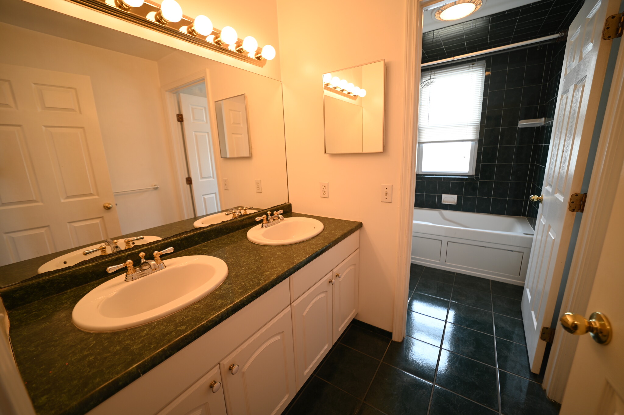 4 bed, 2.5 bath apartment for rent at 44 Champney St Unit 2, Brighton — photo 7 of 18