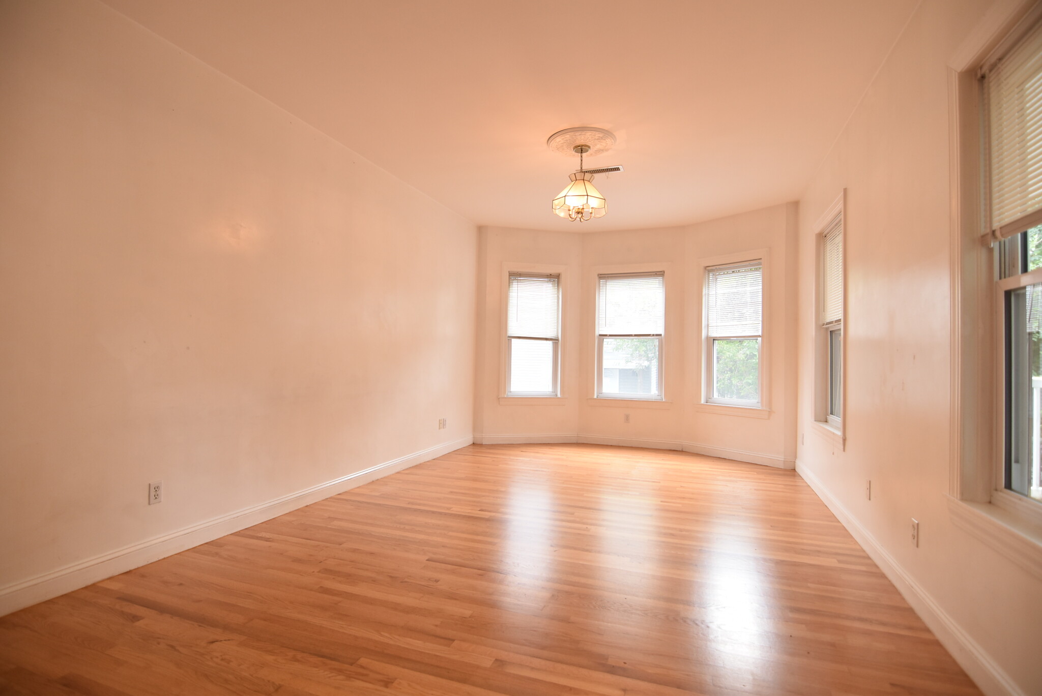 4 bed, 2.5 bath apartment for rent at 44 Champney St Unit 2, Brighton — photo 16 of 18