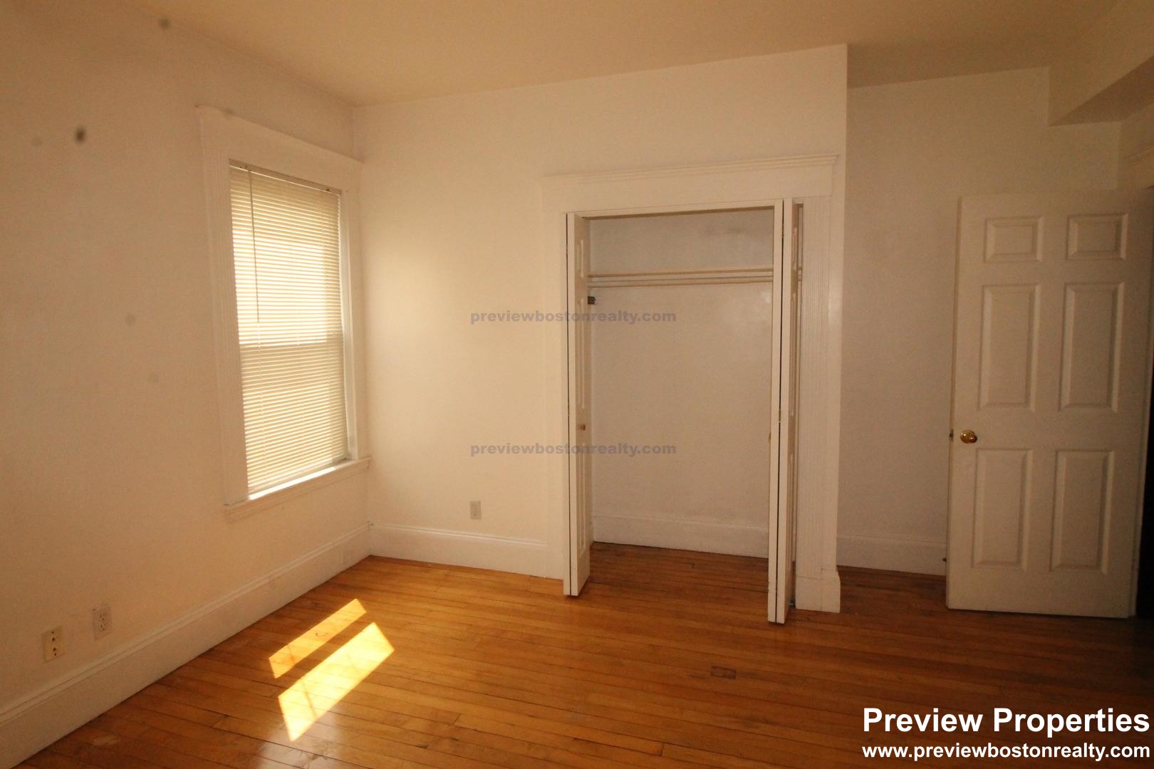 4 bed, 2.5 bath apartment for rent at 44 Champney St Unit 2P, Brighton — photo 4 of 18