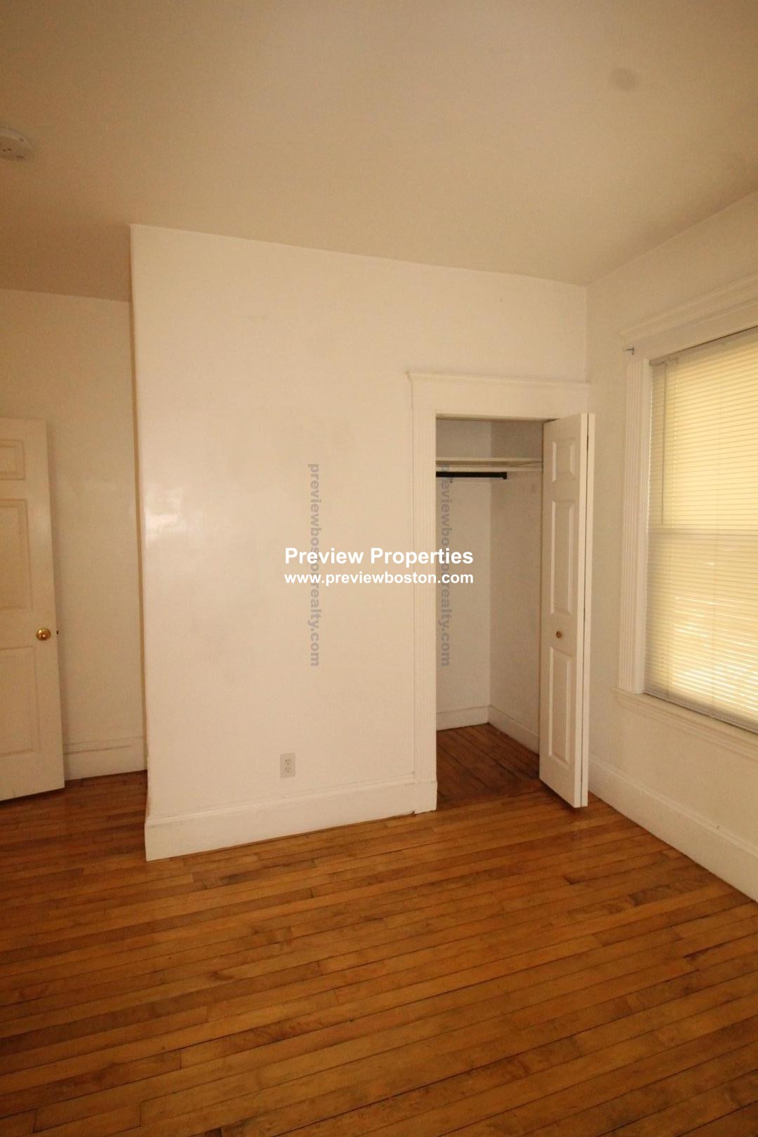 4 bed, 2.5 bath apartment for rent at 44 Champney St Unit 2P, Brighton — photo 9 of 18