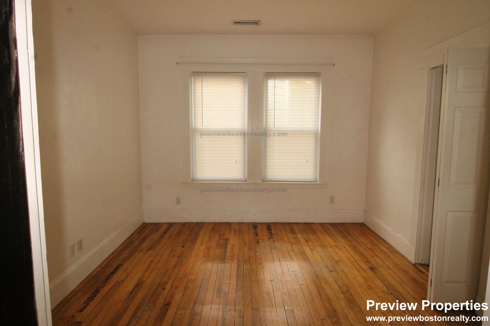 4 bed, 2.5 bath apartment for rent at 44 Champney St Unit 2P, Brighton — photo 10 of 18