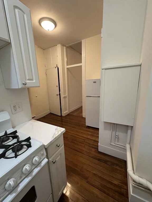 1 bed, 1 bath apartment for rent at 44 Charles St Unit 1, Beacon Hill — photo 5 of 11
