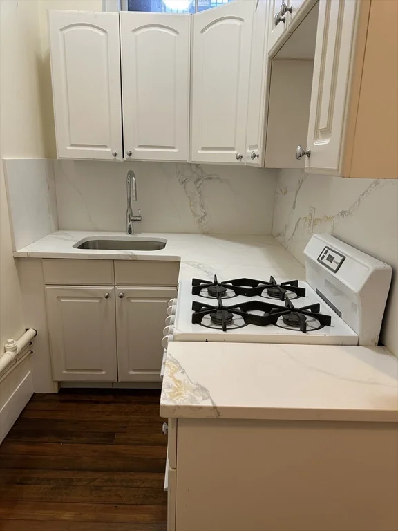 1 bed, 1 bath apartment for rent at 44 Charles St Unit 1, Beacon Hill — photo 2 of 11