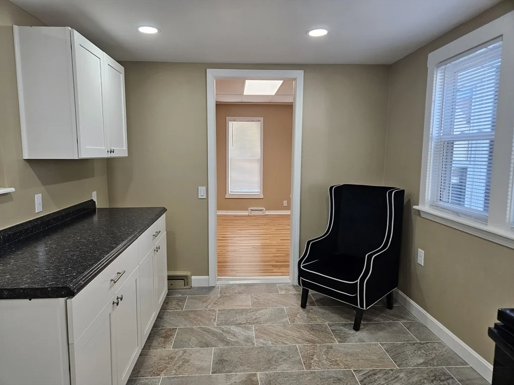 3 bed, 1 bath apartment for rent at 44 Chestnut St Unit 2, Marlborough — photo 9 of 26