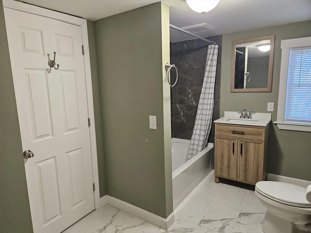 3 bed, 1 bath apartment for rent at 44 Chestnut St Unit 2, Marlborough — photo 20 of 26
