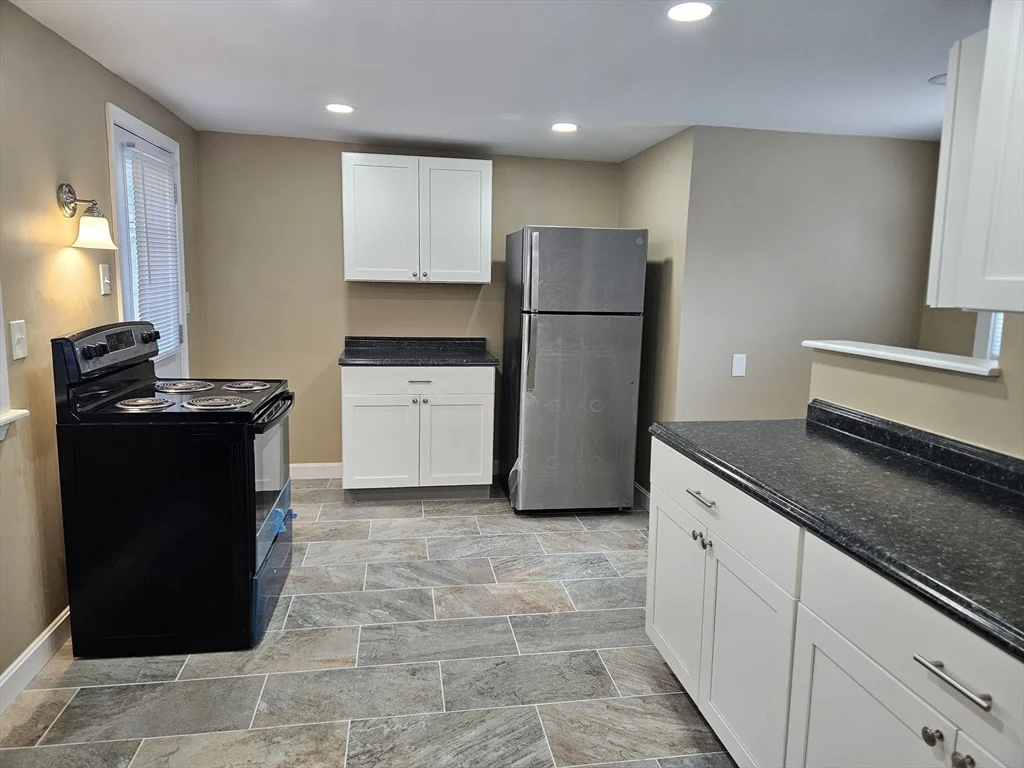 3 bed, 1 bath apartment for rent at 44 Chestnut St Unit 2, Marlborough — photo 7 of 26