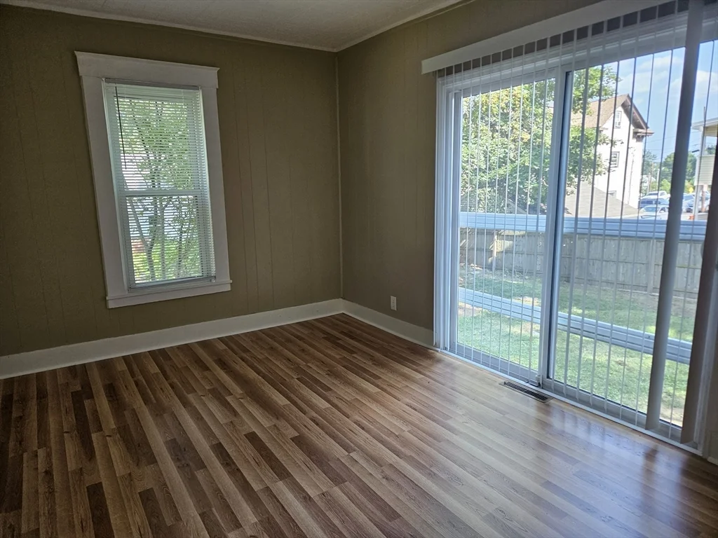 3 bed, 1 bath apartment for rent at 44 Chestnut St Unit 2, Marlborough — photo 15 of 26