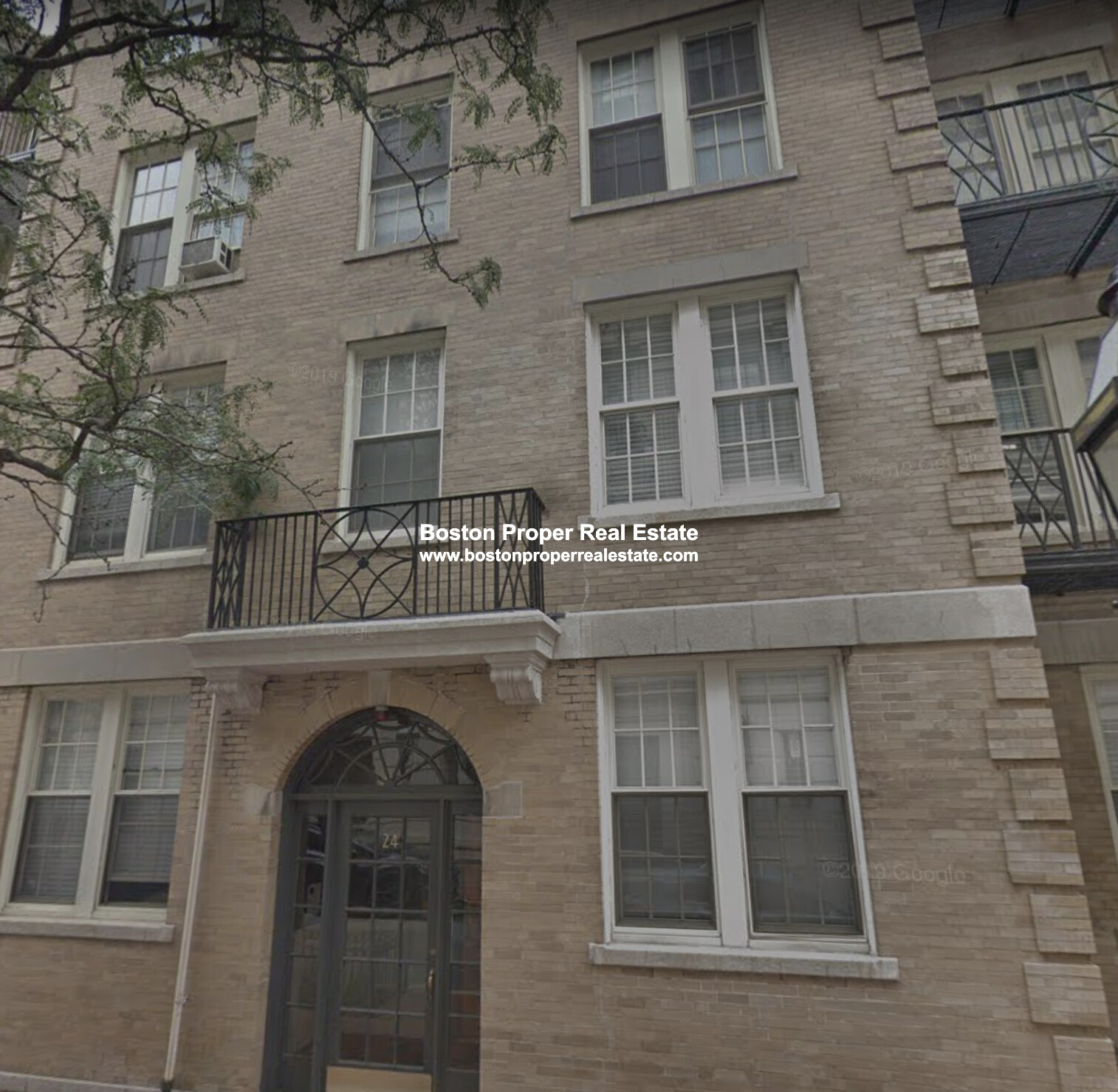 3 bed, 1 bath apartment for rent at 44 Clearway St Unit 8, Back Bay — photo 2 of 11