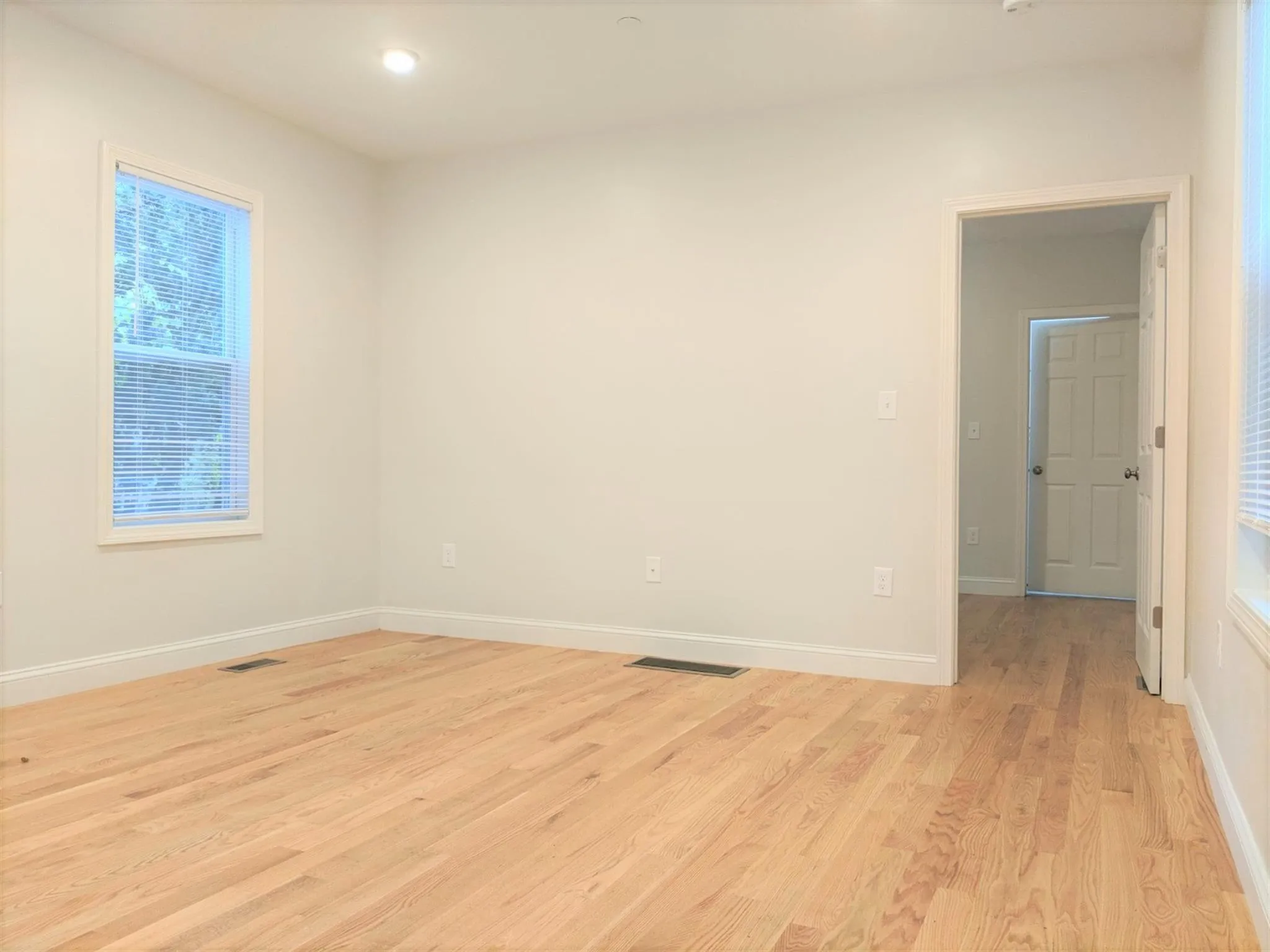 1 bed, 1 bath apartment for rent at 44 Cogswell Ave Unit 3R, Porter Square — photo 4 of 12
