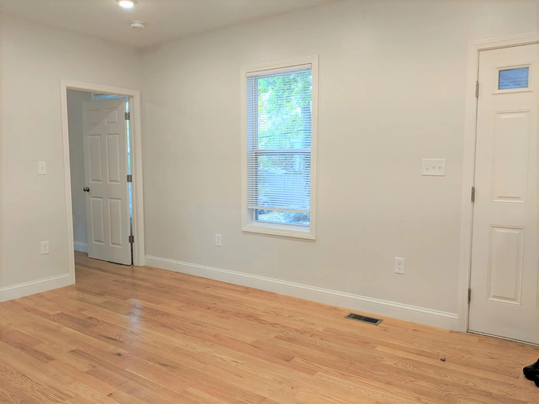 1 bed, 1 bath apartment for rent at 44 Cogswell Ave Unit 3R, Porter Square — photo 5 of 12