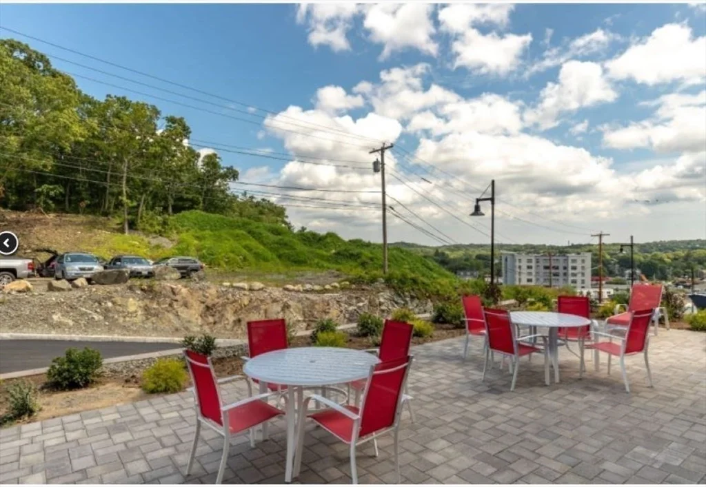 1 bed, 1 bath apartment for rent at 44 Collins Ave Unit 409, Saugus — photo 6 of 6