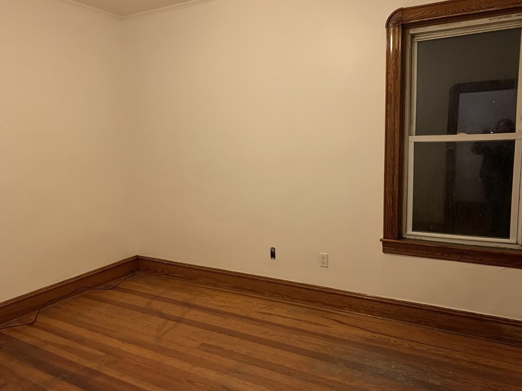 3 bed, 1 bath apartment for rent at 44 Crawford St Unit 2, Fall River — photo 5 of 9