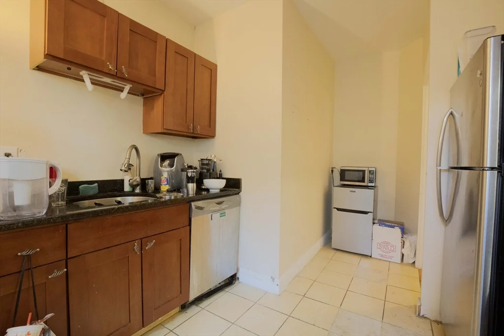 5 bed, 2 bath apartment for rent at 44 Cummings Rd Unit 2, Brighton — photo 20 of 26