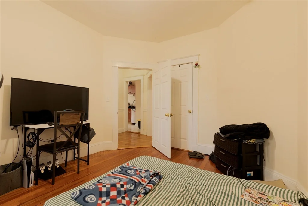 5 bed, 2 bath apartment for rent at 44 Cummings Rd Unit 2, Brighton — photo 17 of 28
