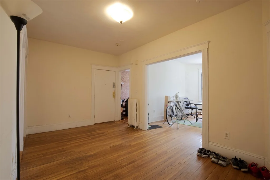 5 bed, 2 bath apartment for rent at 44 Cummings Rd Unit 2, Brighton — photo 8 of 26